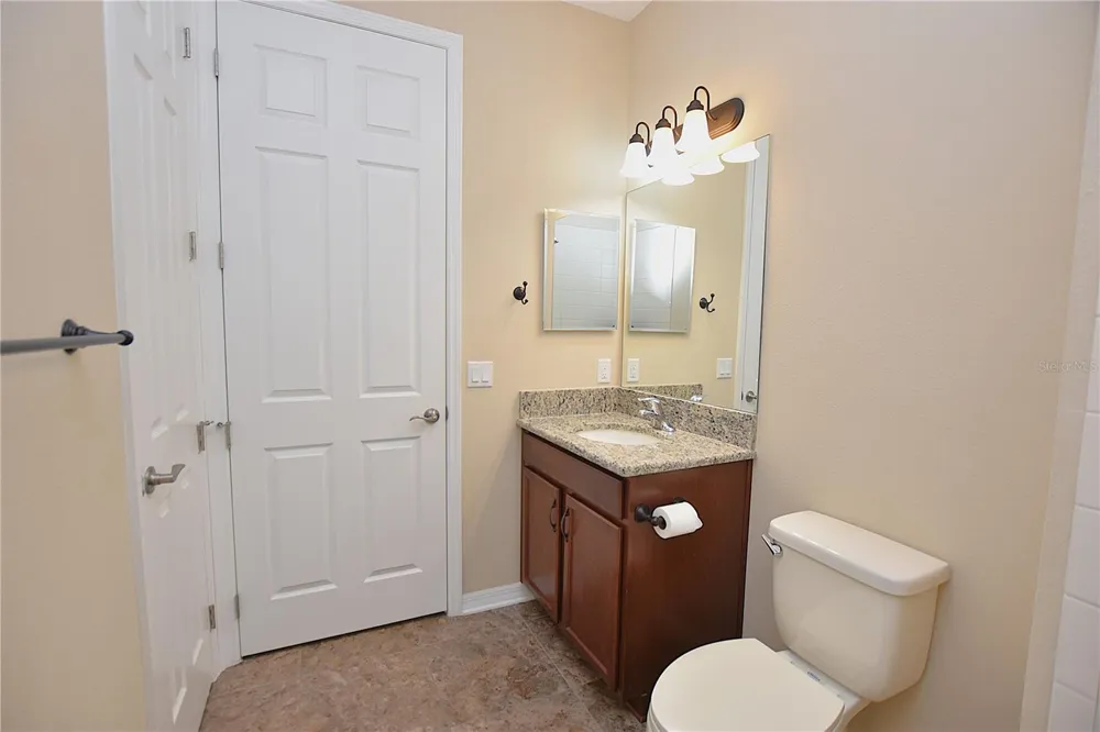 3949 AQUILLA DRIVE Lakeland, FL 33810