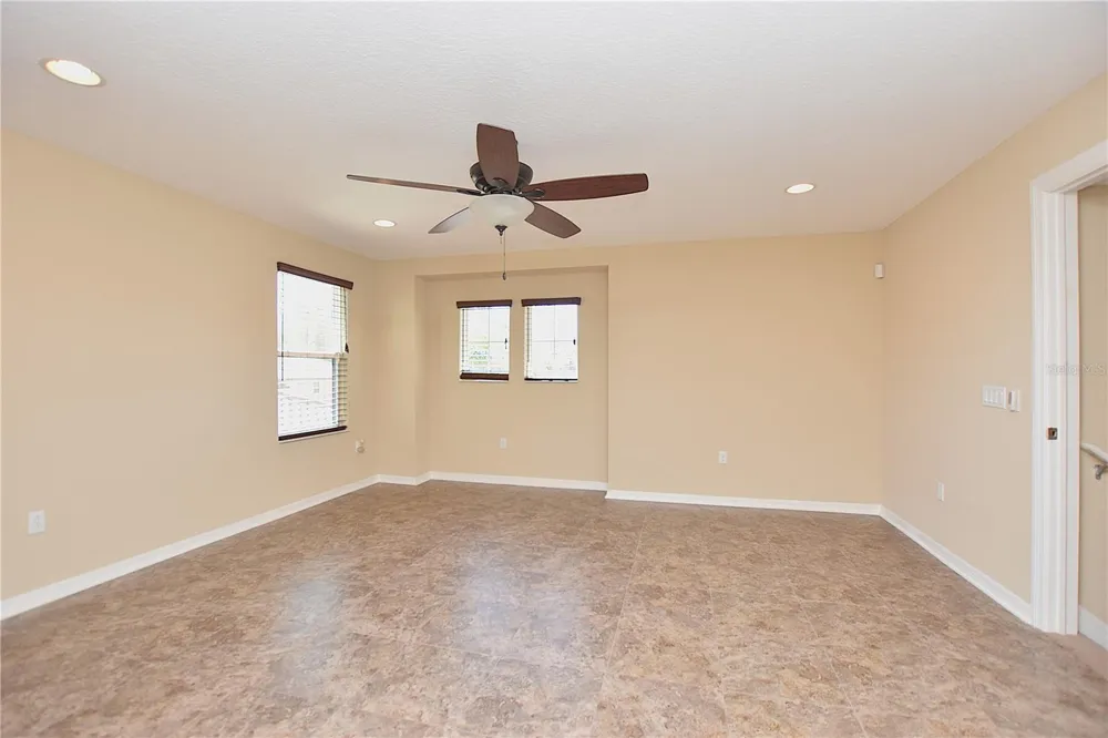 3949 AQUILLA DRIVE Lakeland, FL 33810