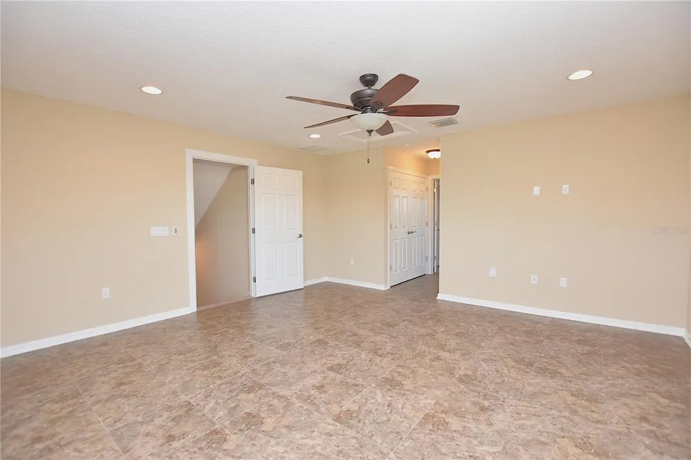 3949 AQUILLA DRIVE Lakeland, FL 33810