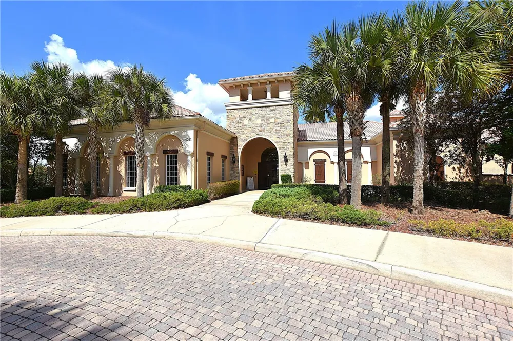 3949 AQUILLA DRIVE Lakeland, FL 33810