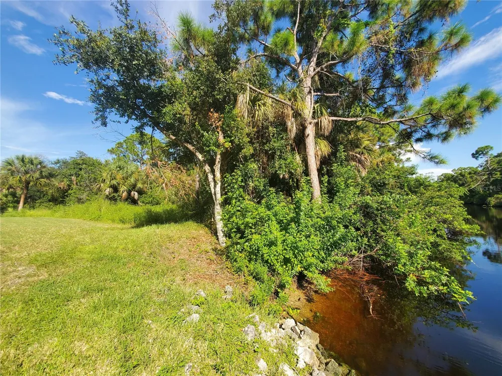 395 RAMBLEWOOD STREET Port Charlotte, FL 33953