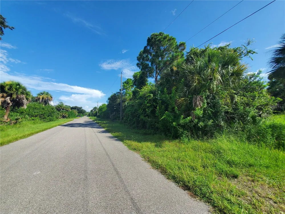 395 RAMBLEWOOD STREET Port Charlotte, FL 33953
