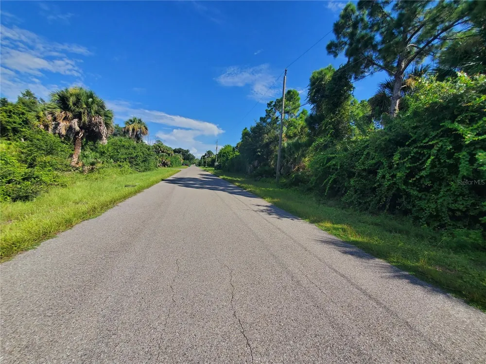395 RAMBLEWOOD STREET Port Charlotte, FL 33953