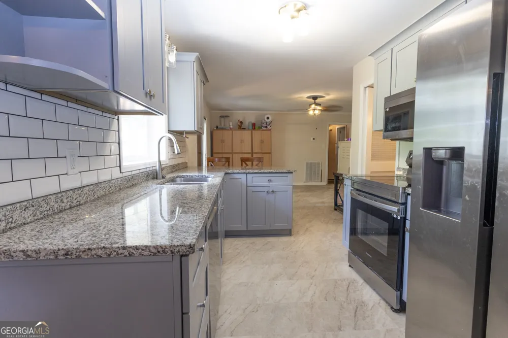 408 Skyway DR Warner Robins, GA 31088