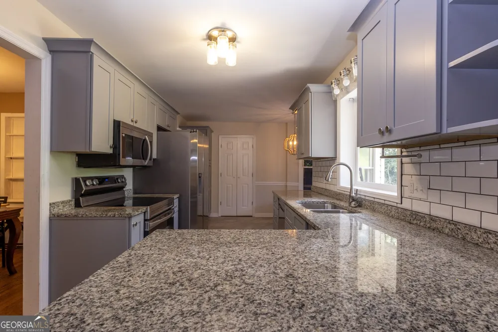 408 Skyway DR Warner Robins, GA 31088