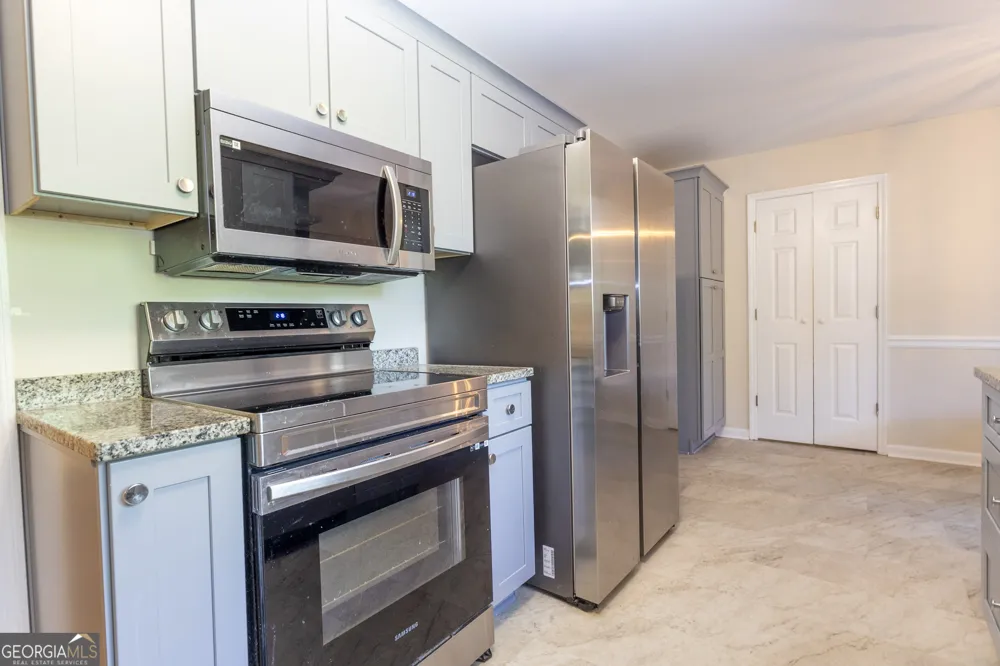 408 Skyway DR Warner Robins, GA 31088