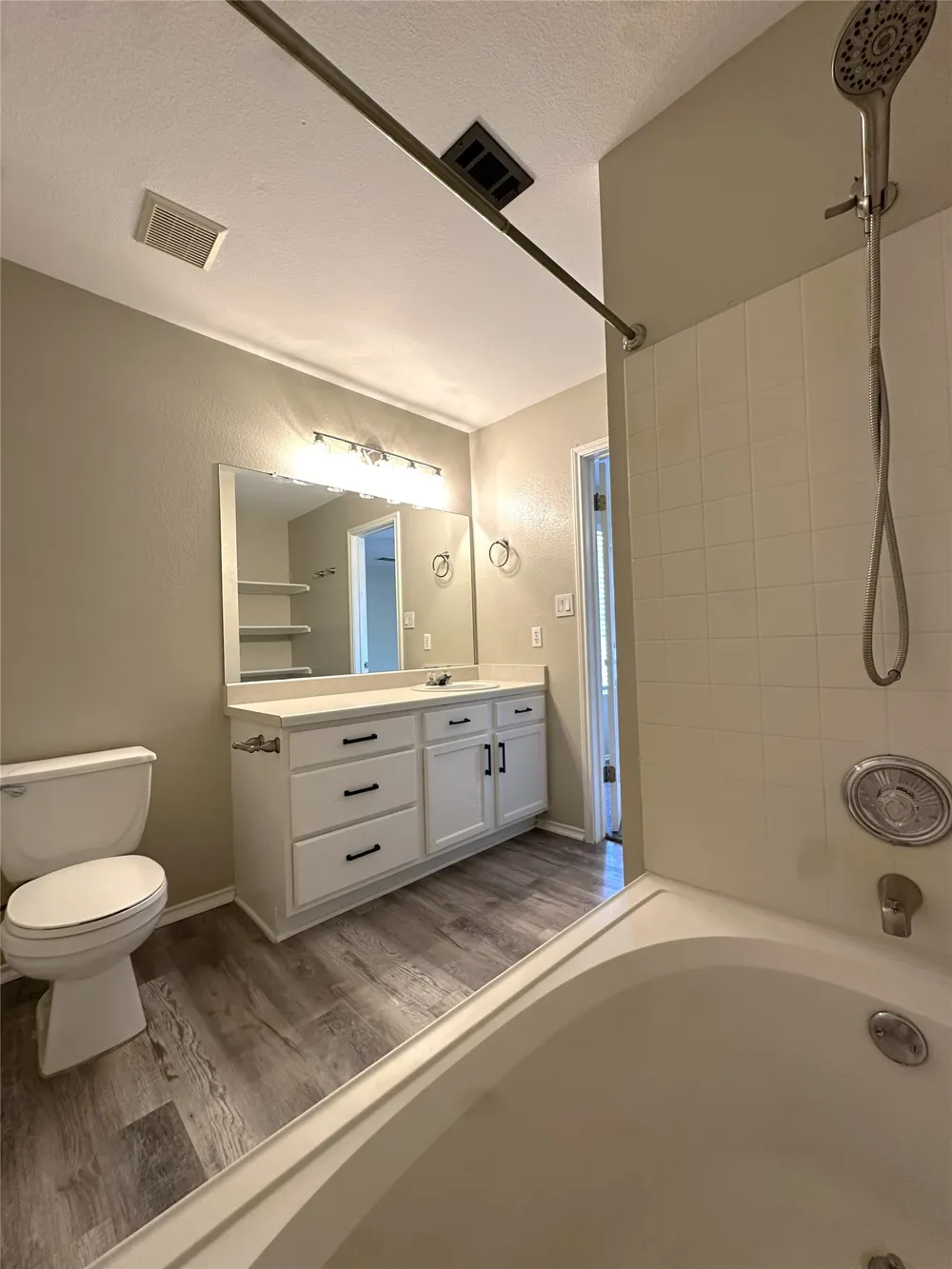 610 Riverway Lane Leander, TX 78641