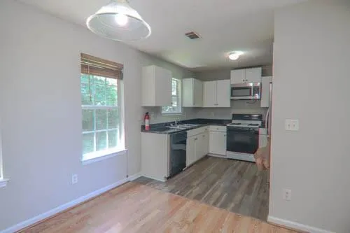 1094 Sugarcreek Way Riverdale, GA 30296