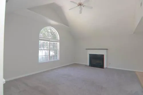 1094 Sugarcreek Way Riverdale, GA 30296