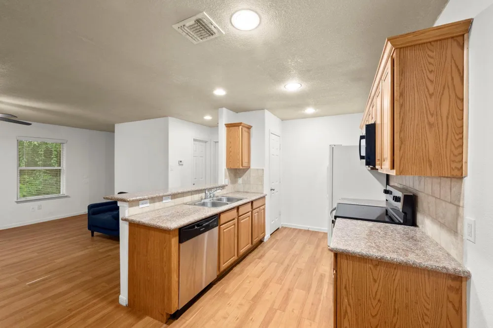 16807 Crestmont Montgomery, TX 77316
