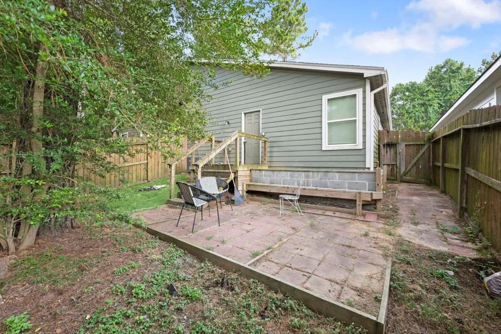 16807 Crestmont Montgomery, TX 77316