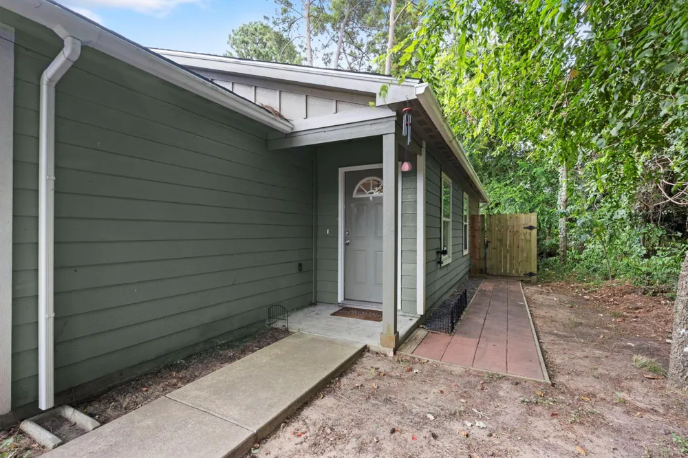 16807 Crestmont Montgomery, TX 77316