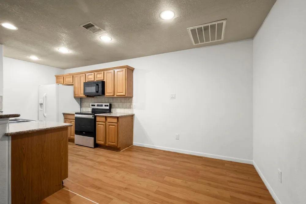 16807 Crestmont Montgomery, TX 77316