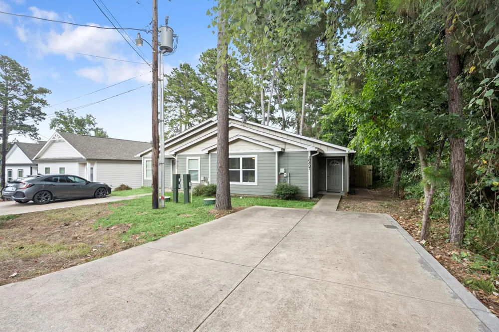 16803 Crestmont Montgomery, TX 77316