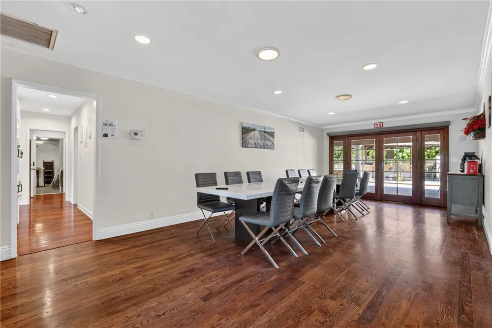 10749 Melvin Northridge, CA 91326