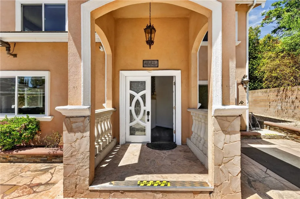 10749 Melvin Northridge, CA 91326