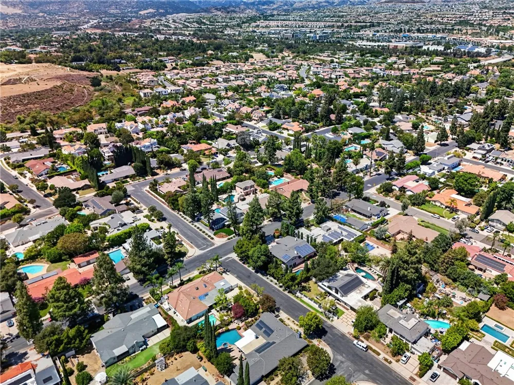 10749 Melvin Northridge, CA 91326