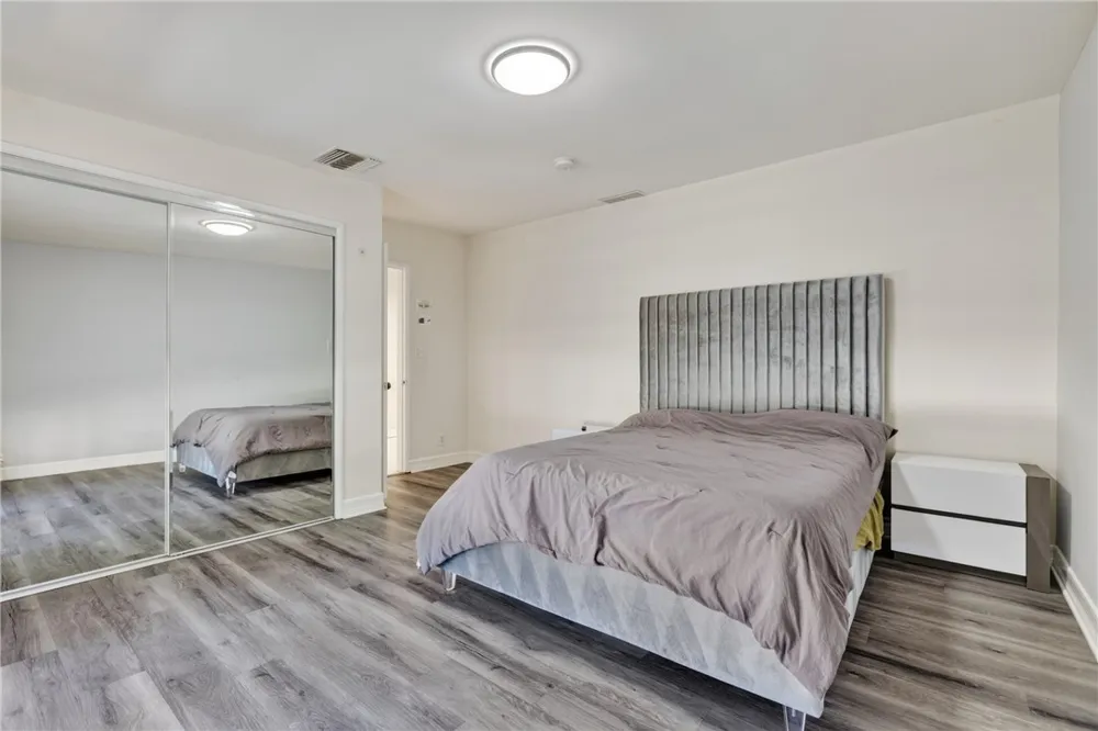 10749 Melvin Northridge, CA 91326