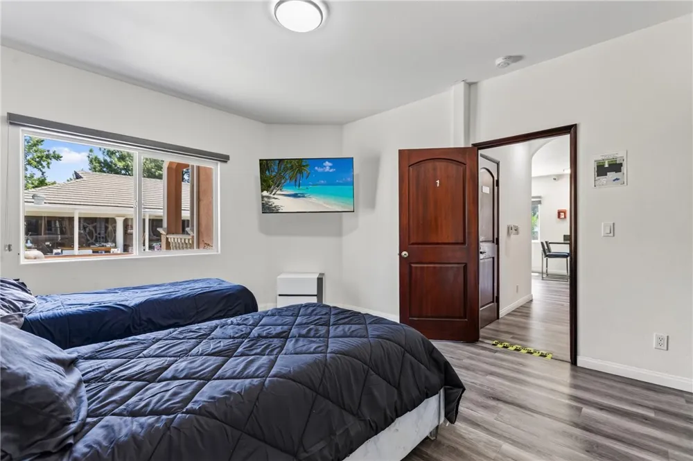 10749 Melvin Northridge, CA 91326