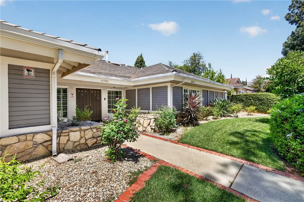10749 Melvin Northridge, CA 91326