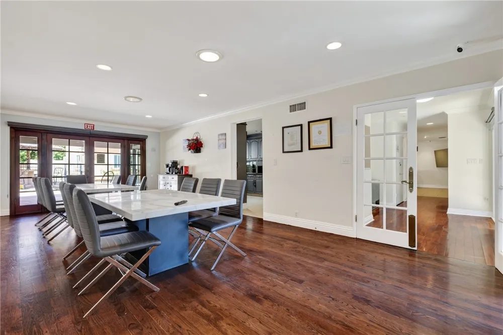 10749 Melvin Northridge, CA 91326