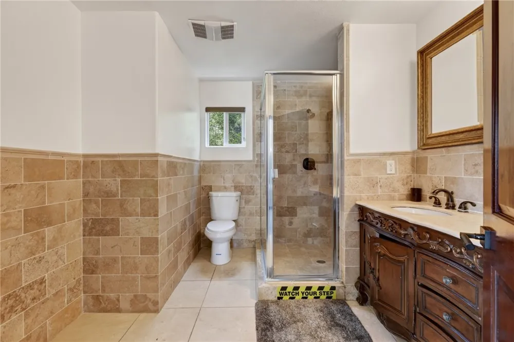 10749 Melvin Northridge, CA 91326