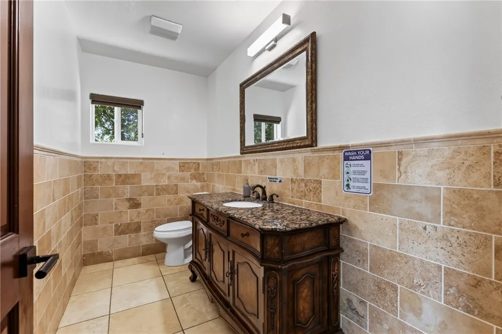10749 Melvin Northridge, CA 91326