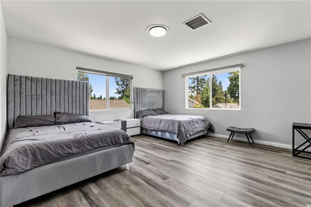 10749 Melvin Northridge, CA 91326