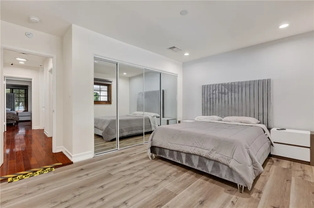 10749 Melvin Northridge, CA 91326