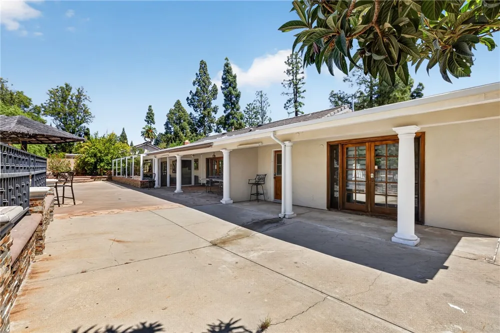 10749 Melvin Northridge, CA 91326