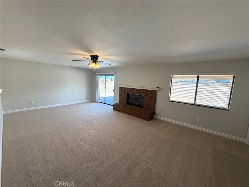 4380 Flightwood Hemet, CA 92544