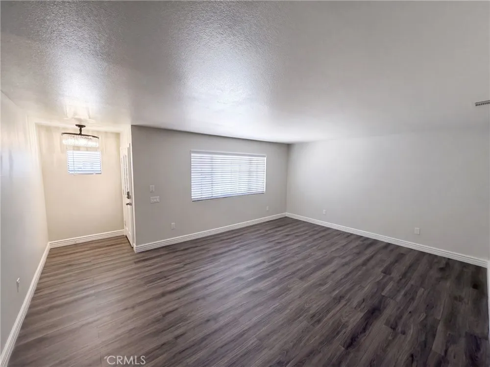 4380 Flightwood Hemet, CA 92544
