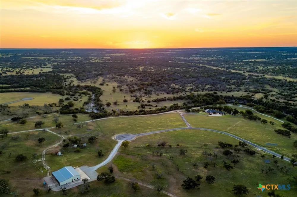 281 Goose Landing Way Harper, TX 78631