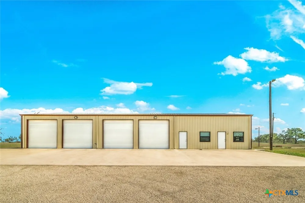 281 Goose Landing Way Harper, TX 78631