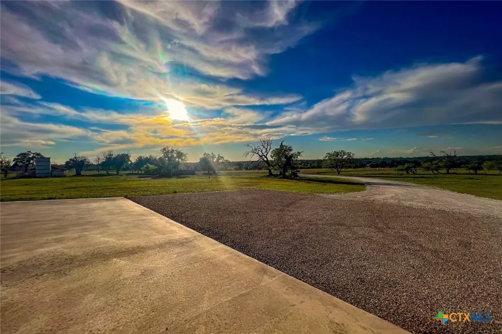 281 Goose Landing Way Harper, TX 78631