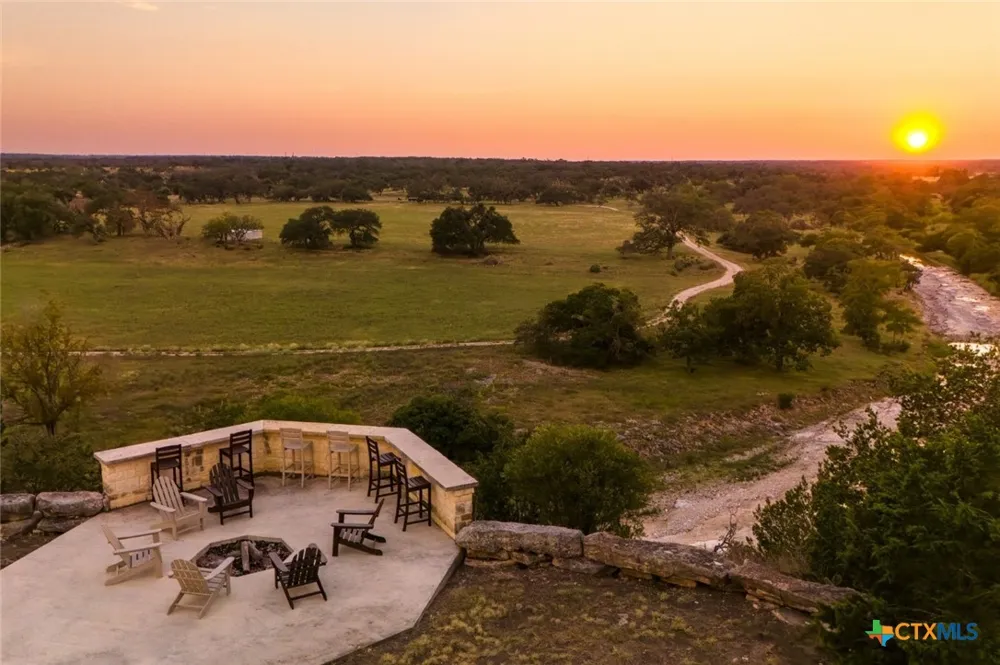281 Goose Landing Way Harper, TX 78631