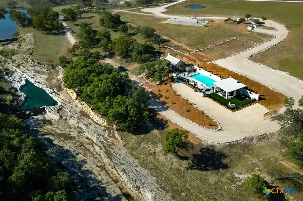 281 Goose Landing Way Harper, TX 78631
