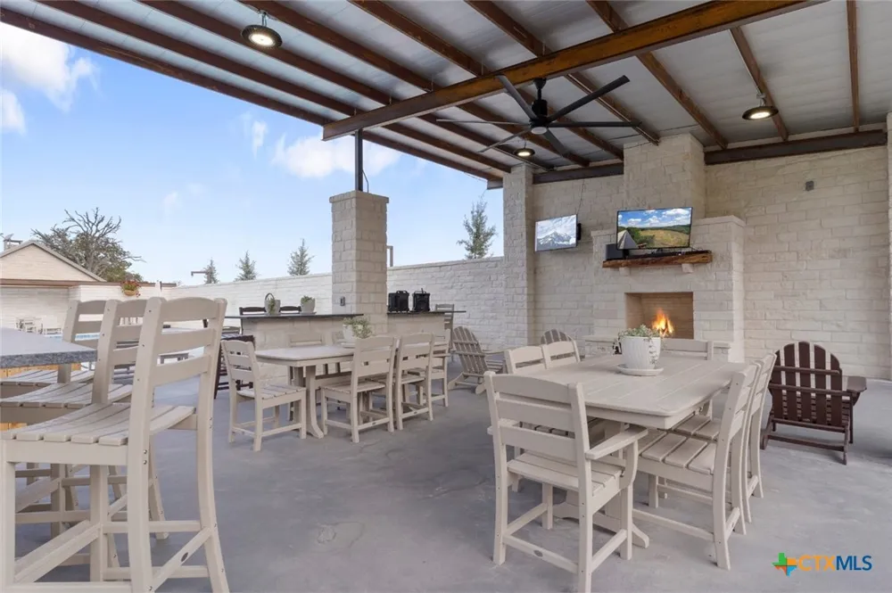 281 Goose Landing Way Harper, TX 78631