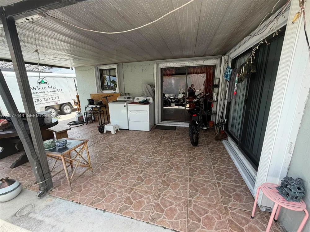 18230 SW 142nd Pl Miami, FL 33177
