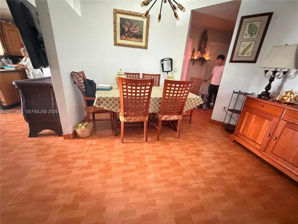 18230 SW 142nd Pl Miami, FL 33177