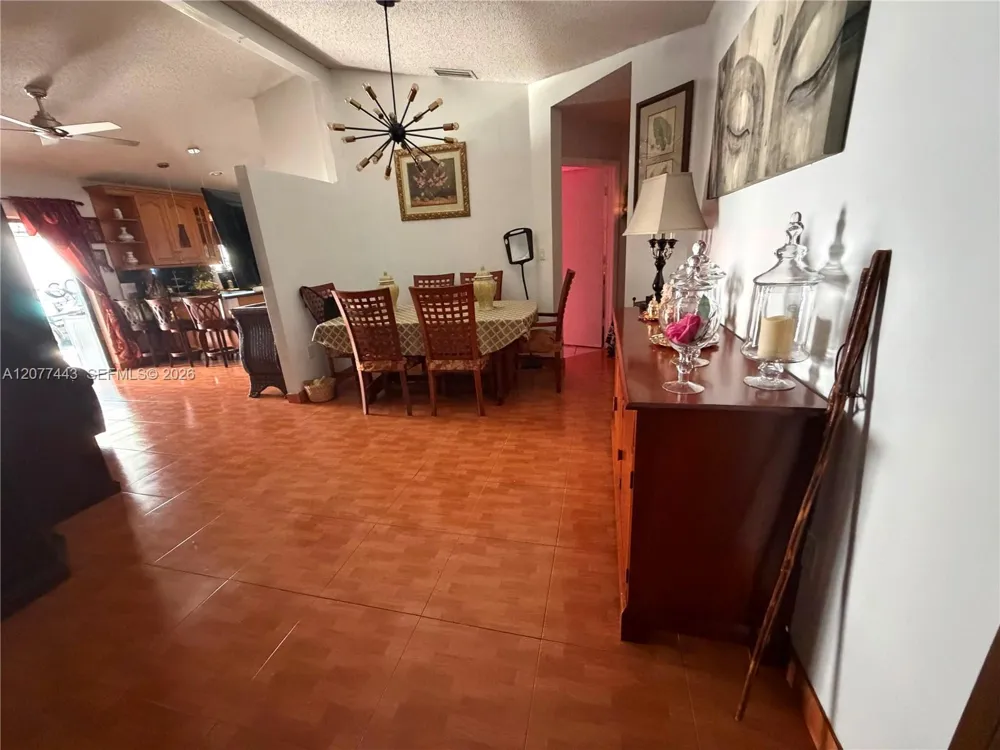 18230 SW 142nd Pl Miami, FL 33177