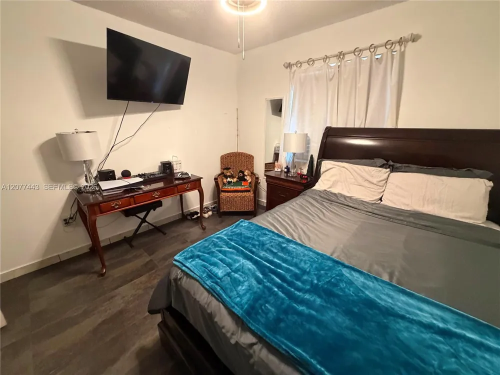 18230 SW 142nd Pl Miami, FL 33177
