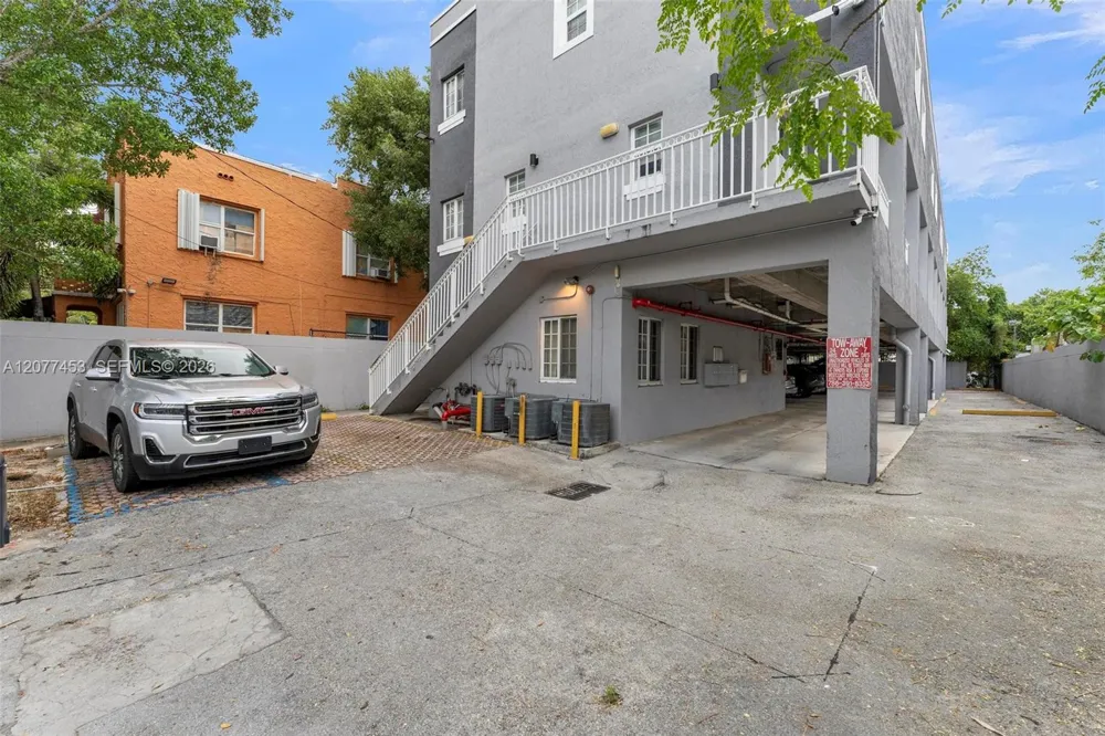 1421 SW 3rd St #208 Miami, FL 33135