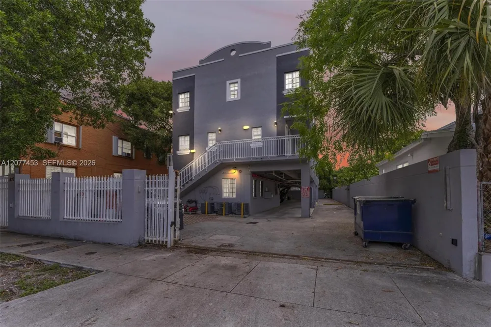 1421 SW 3rd St #208 Miami, FL 33135