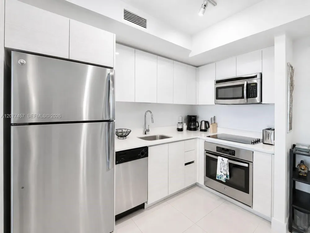 2600 E Hallandale Beach Blvd #T3203 Hallandale Beach, FL 33009