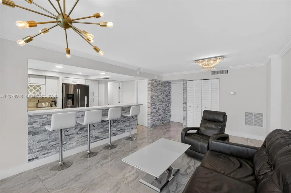 2655 Collins Ave #00 Miami Beach, FL 33140