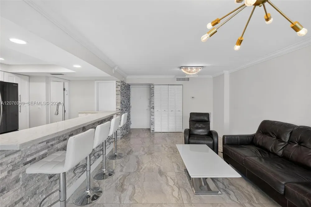 2655 Collins Ave #00 Miami Beach, FL 33140