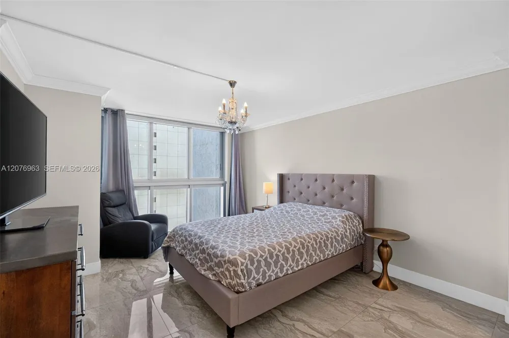 2655 Collins Ave #00 Miami Beach, FL 33140