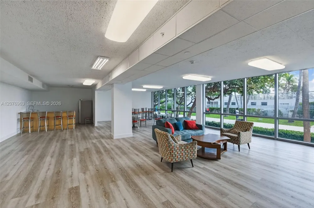 2655 Collins Ave #00 Miami Beach, FL 33140