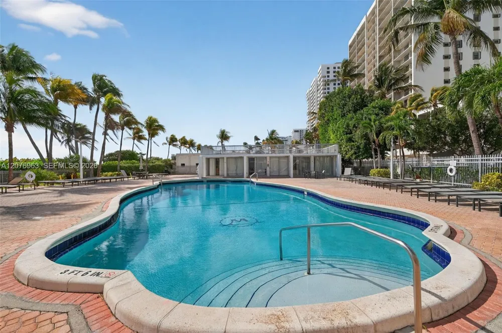 2655 Collins Ave #00 Miami Beach, FL 33140